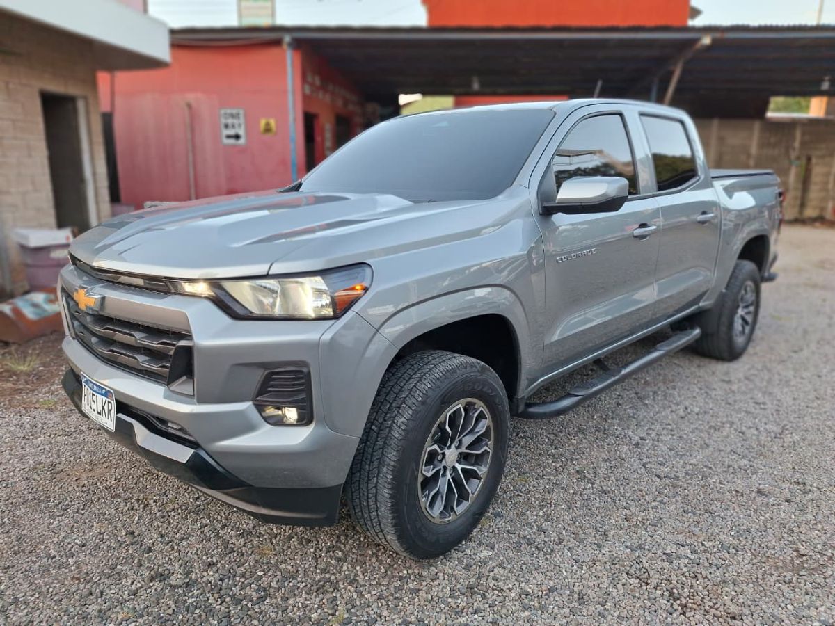 CHEVROLET COLORADO - 2023                                        