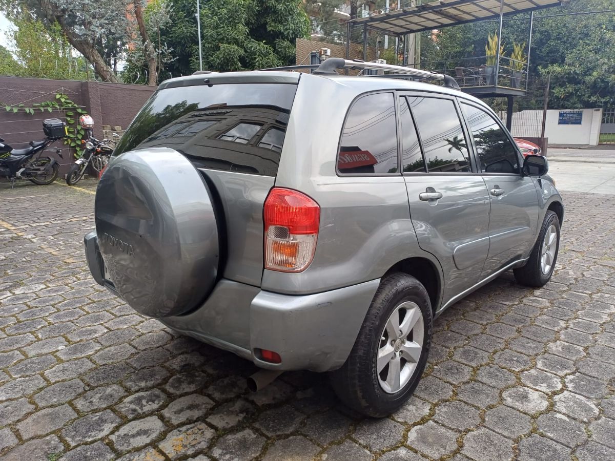 TOYOTA RAV-4  - 2005                                        