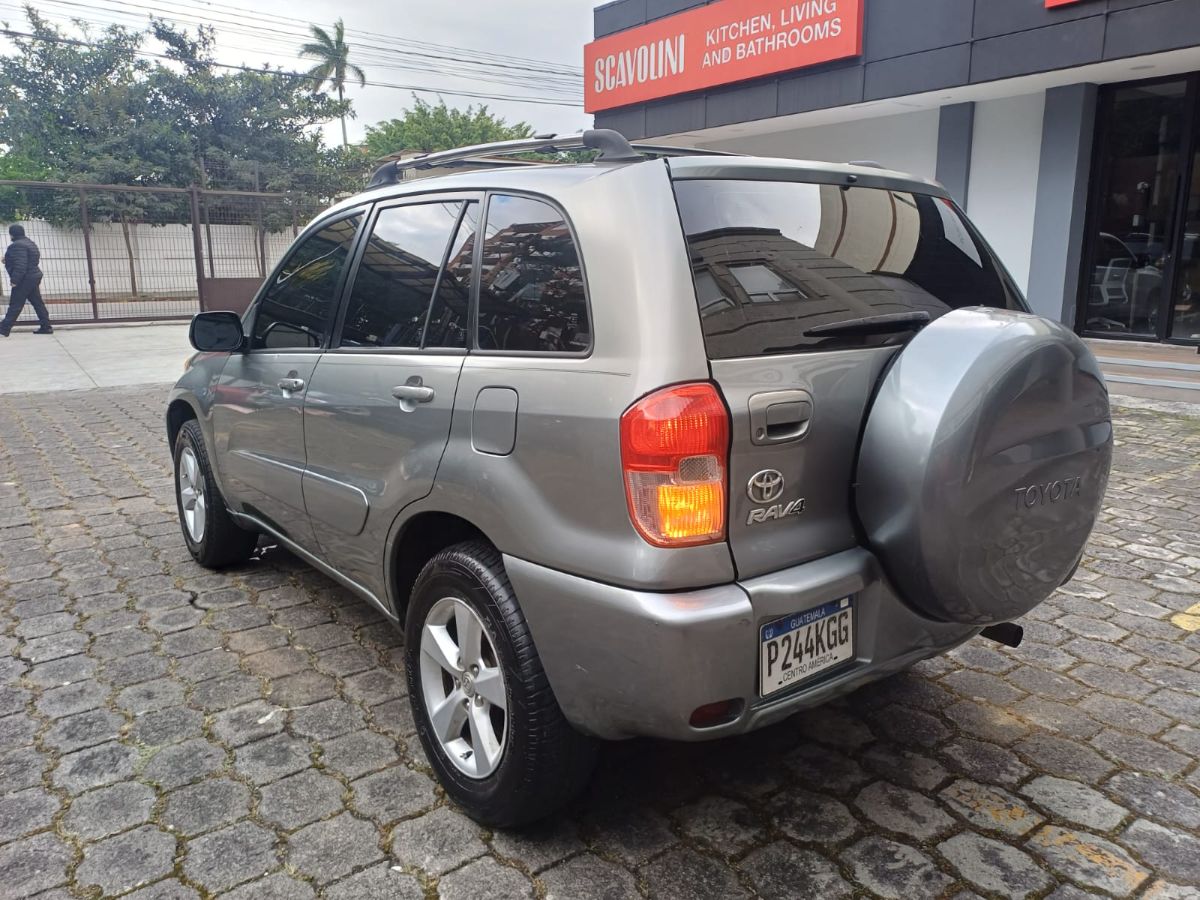 TOYOTA RAV-4  - 2005                                        