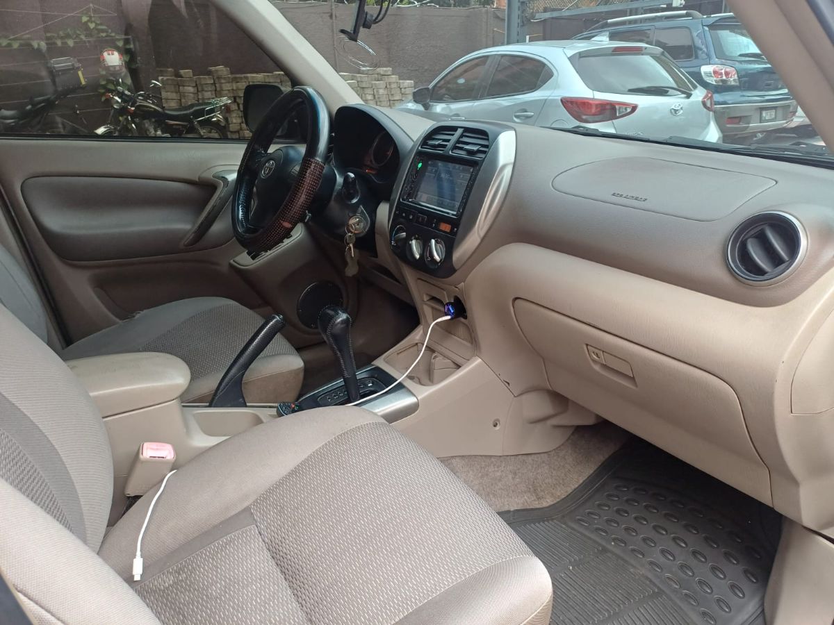 TOYOTA RAV-4  - 2005                                        