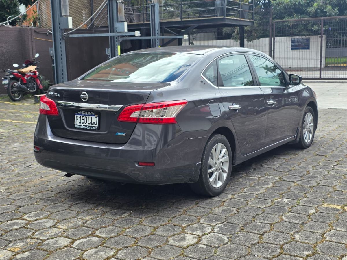 NISSAN SENTRA - 2013                                        
