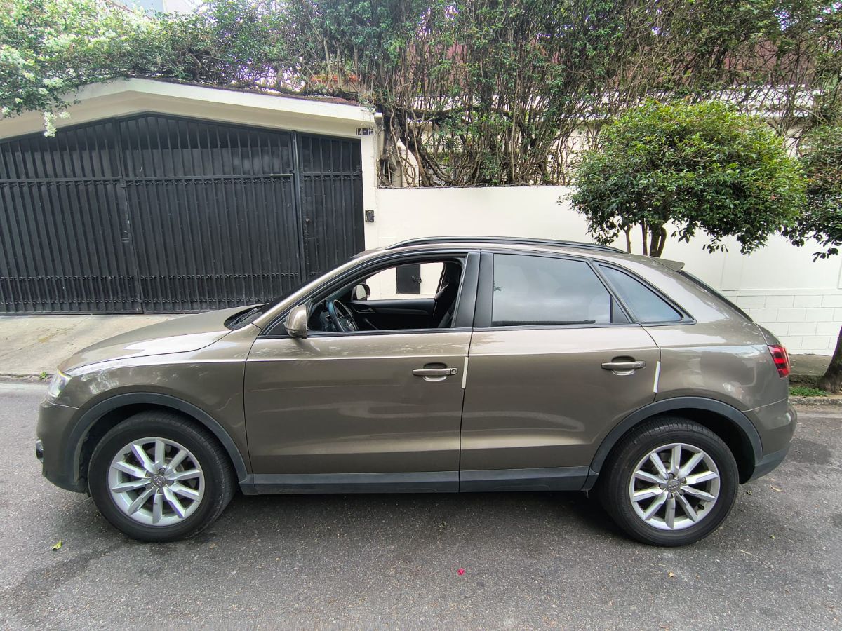 AUDI Q3 - 2015                                        