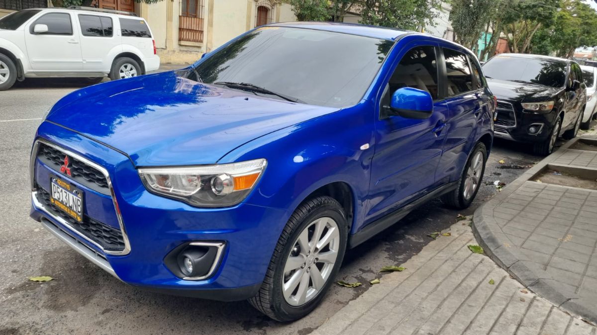 MITSUBISHI OUTLANDER SPORT - 2015                                        
