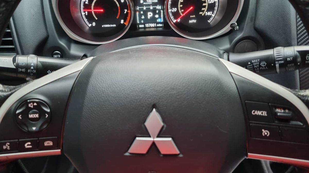 MITSUBISHI OUTLANDER SPORT - 2015                                        