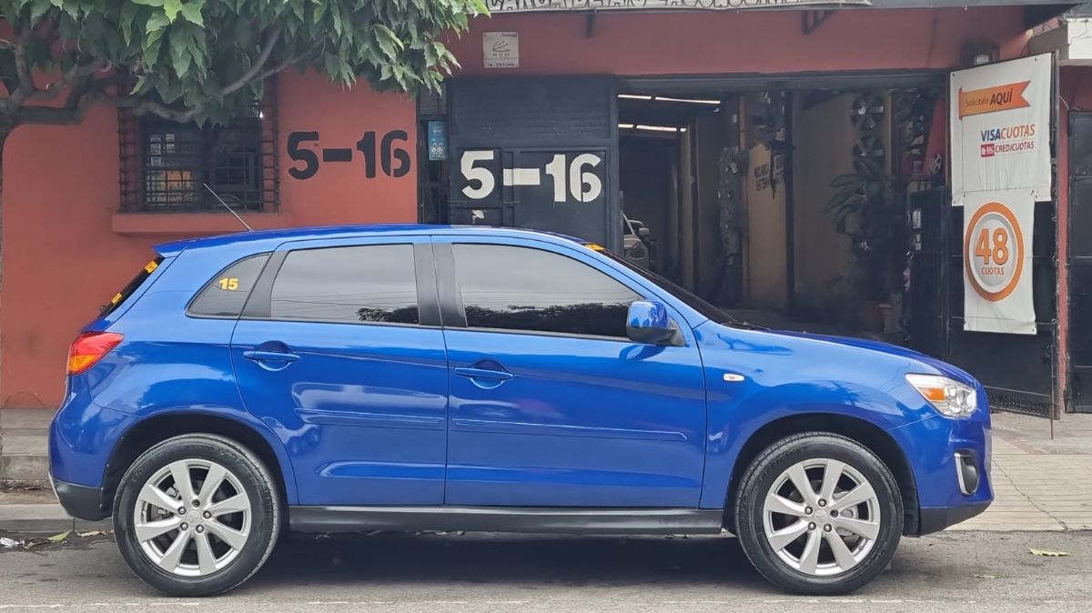 MITSUBISHI OUTLANDER SPORT - 2015                                        