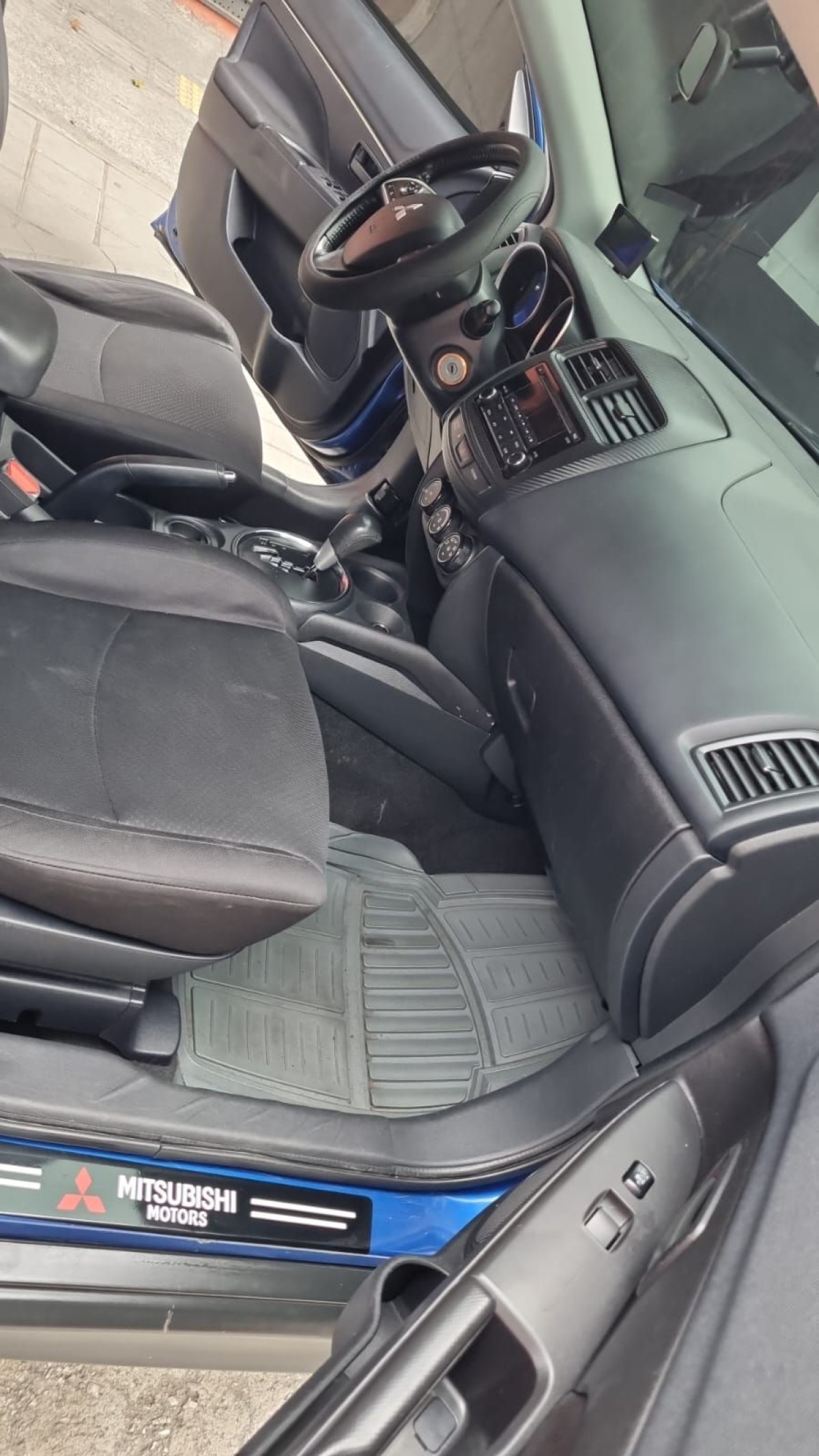 MITSUBISHI OUTLANDER SPORT - 2015                                        