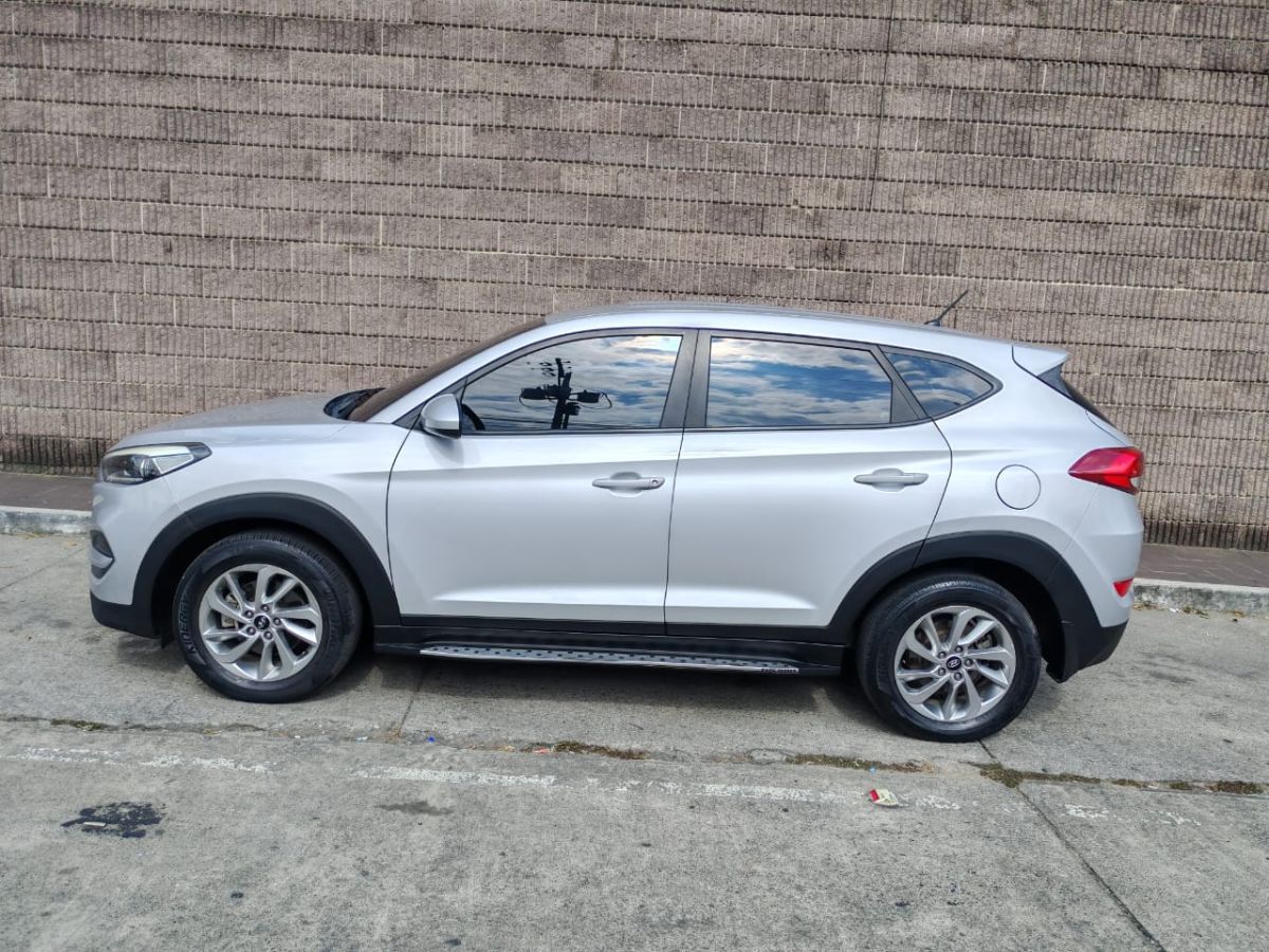 HYUNDAI TUCSON - 2017                                        