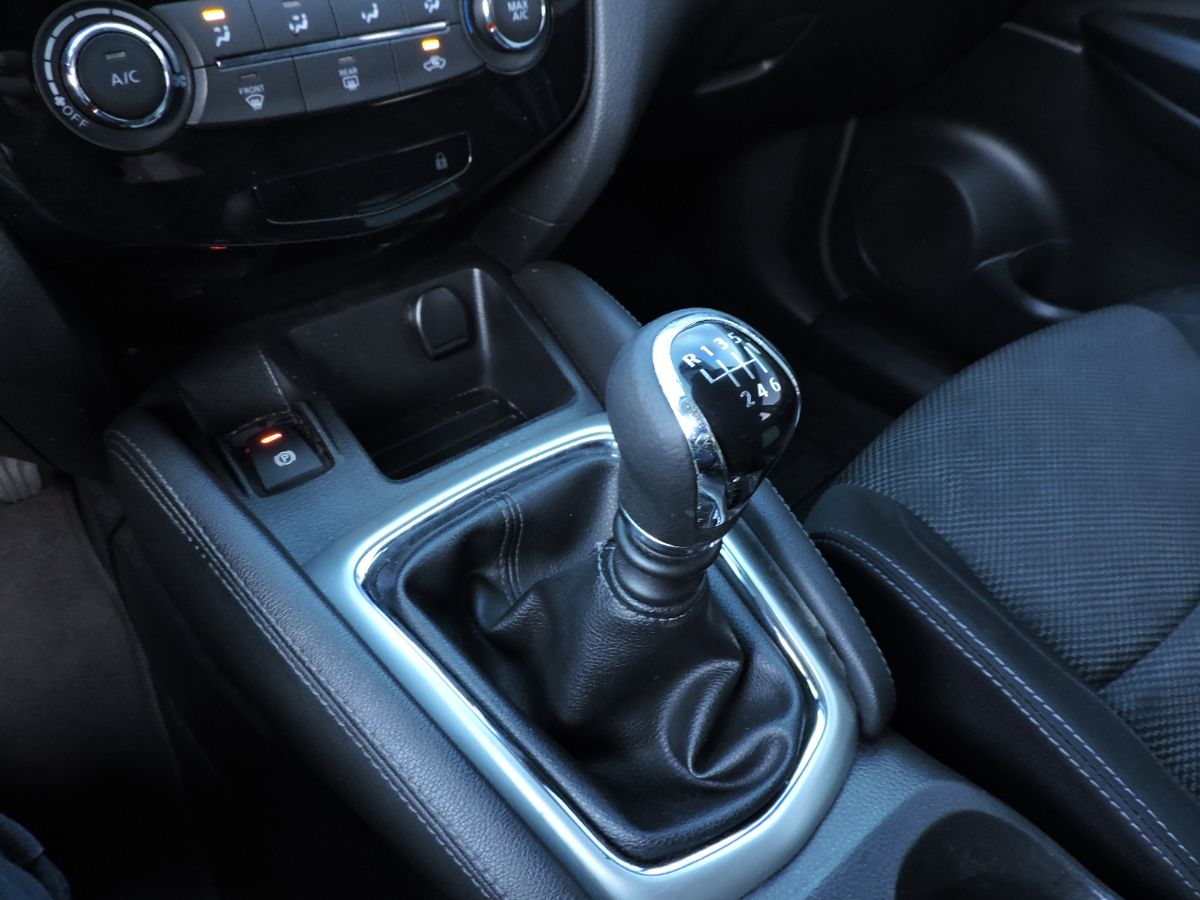 NISSAN QASHQAI - 2015                                        