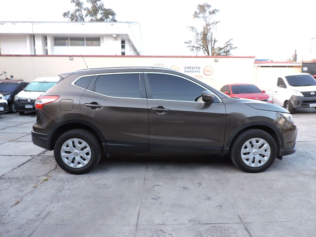 NISSAN QASHQAI - 2015                                        