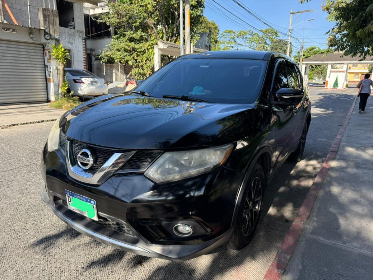 NISSAN ROGUE - 2015                                        