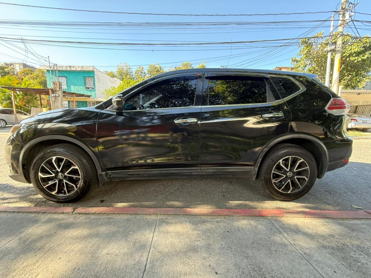 NISSAN ROGUE - 2015                                        