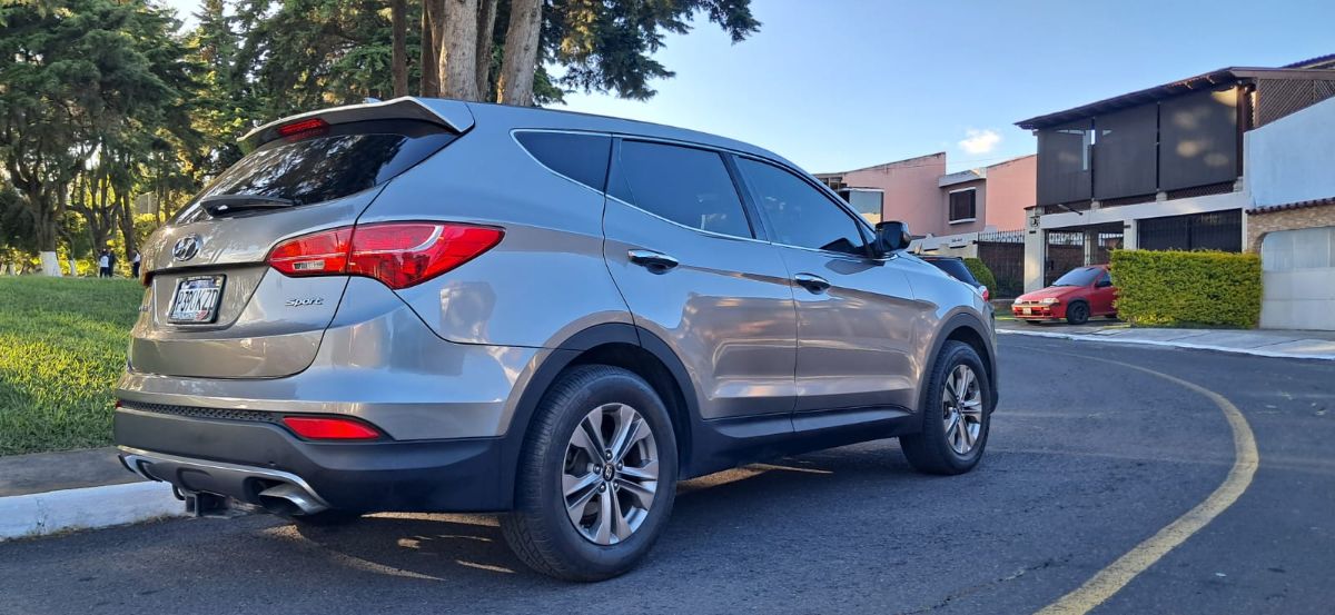 HYUNDAI SANTA FE - 2016                                        