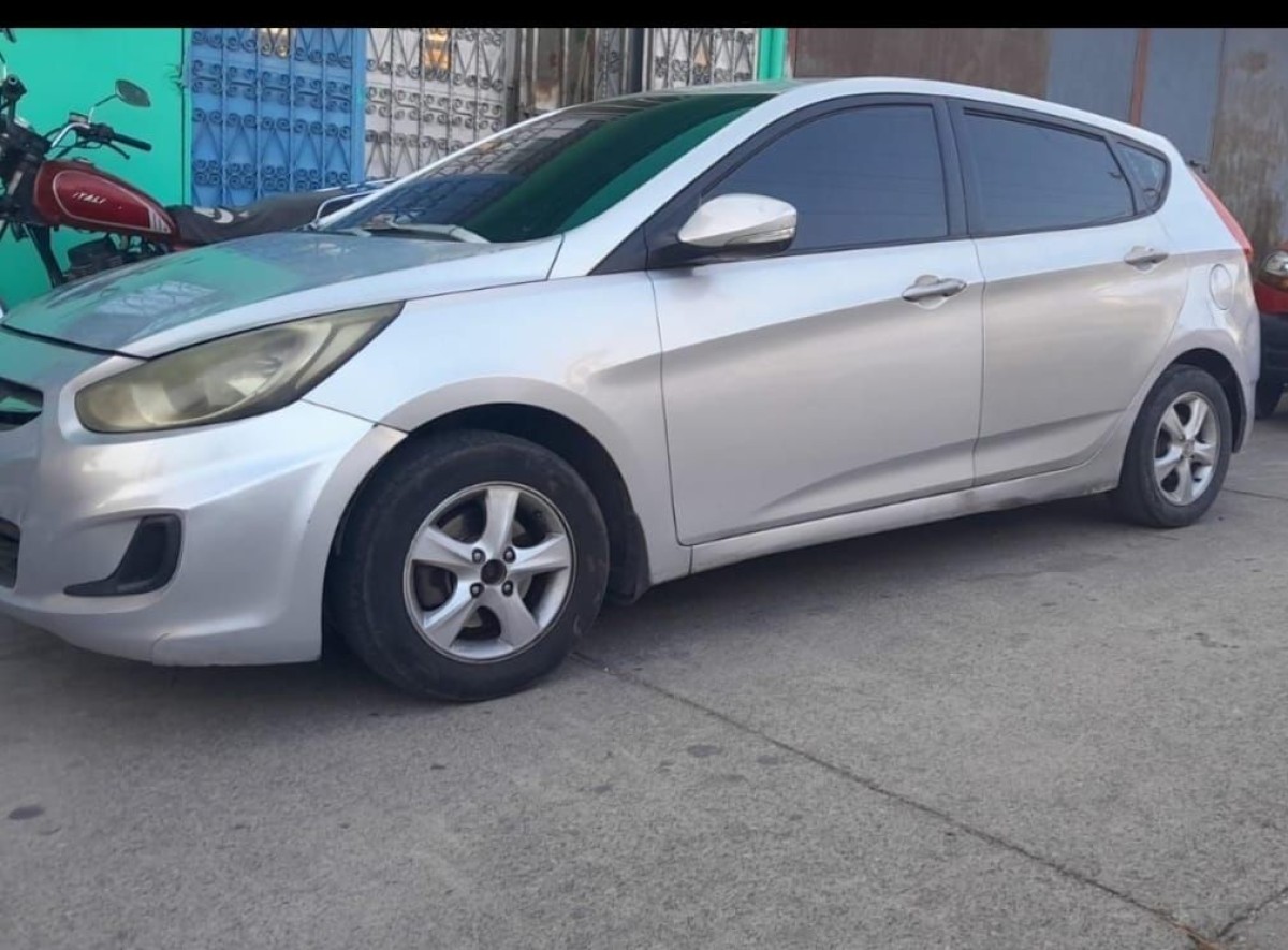 HYUNDAI ACCENT - 2014                                        