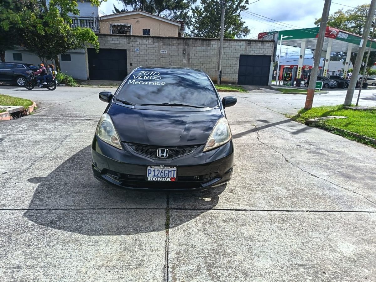 HONDA FIT - 2010                                        