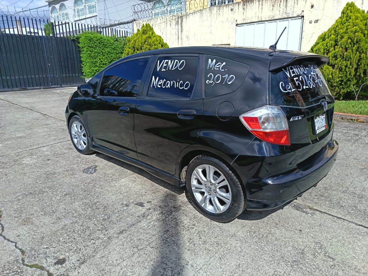 HONDA FIT - 2010                                        