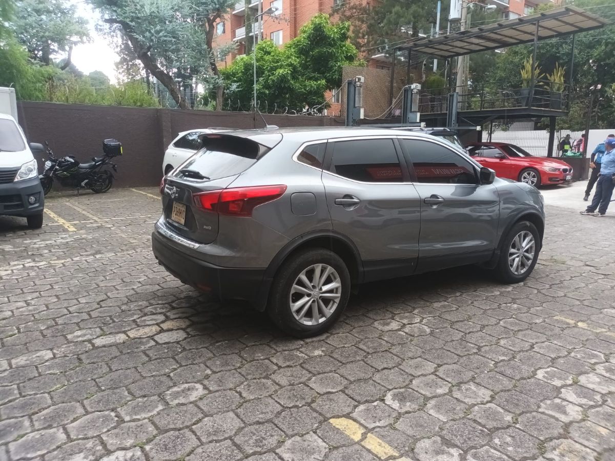 NISSAN ROGUE SPORT - 2018                                        