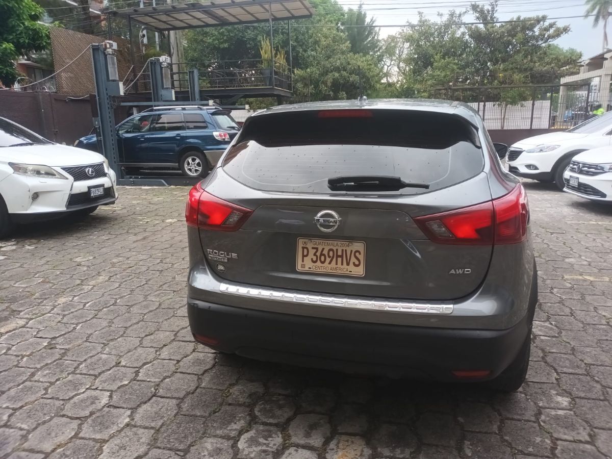 NISSAN ROGUE SPORT - 2018                                        