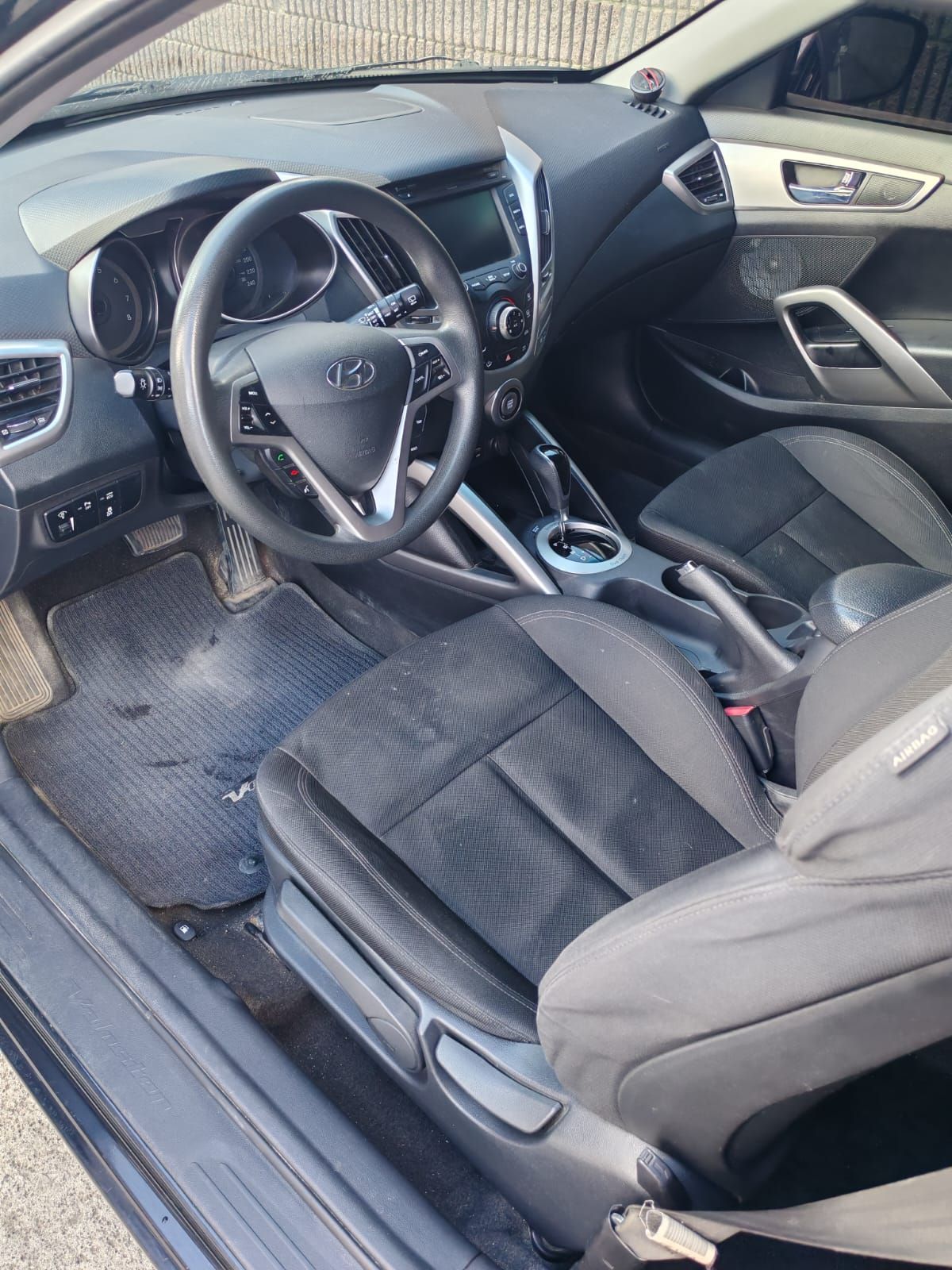 HYUNDAI VELOSTER - 2016                                        