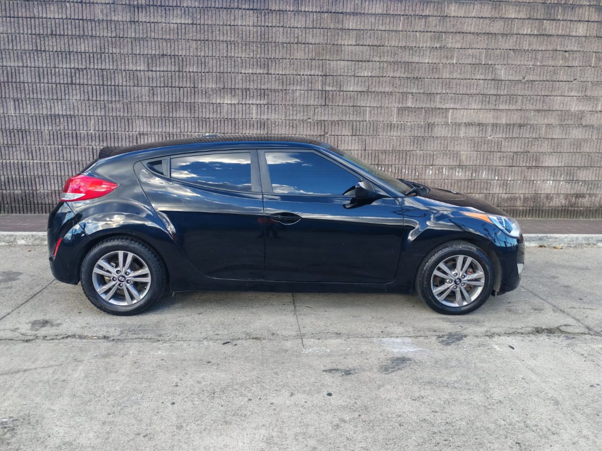 HYUNDAI VELOSTER - 2016                                        