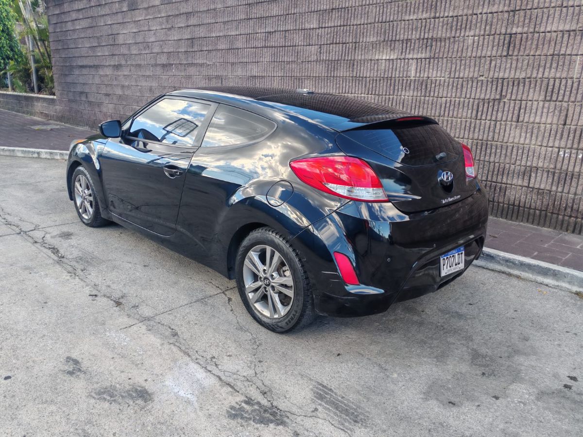 HYUNDAI VELOSTER - 2016                                        