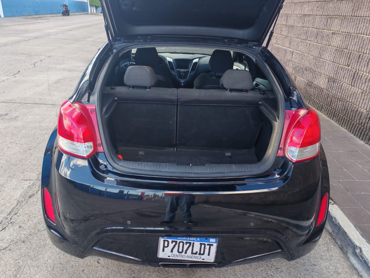 HYUNDAI VELOSTER - 2016                                        