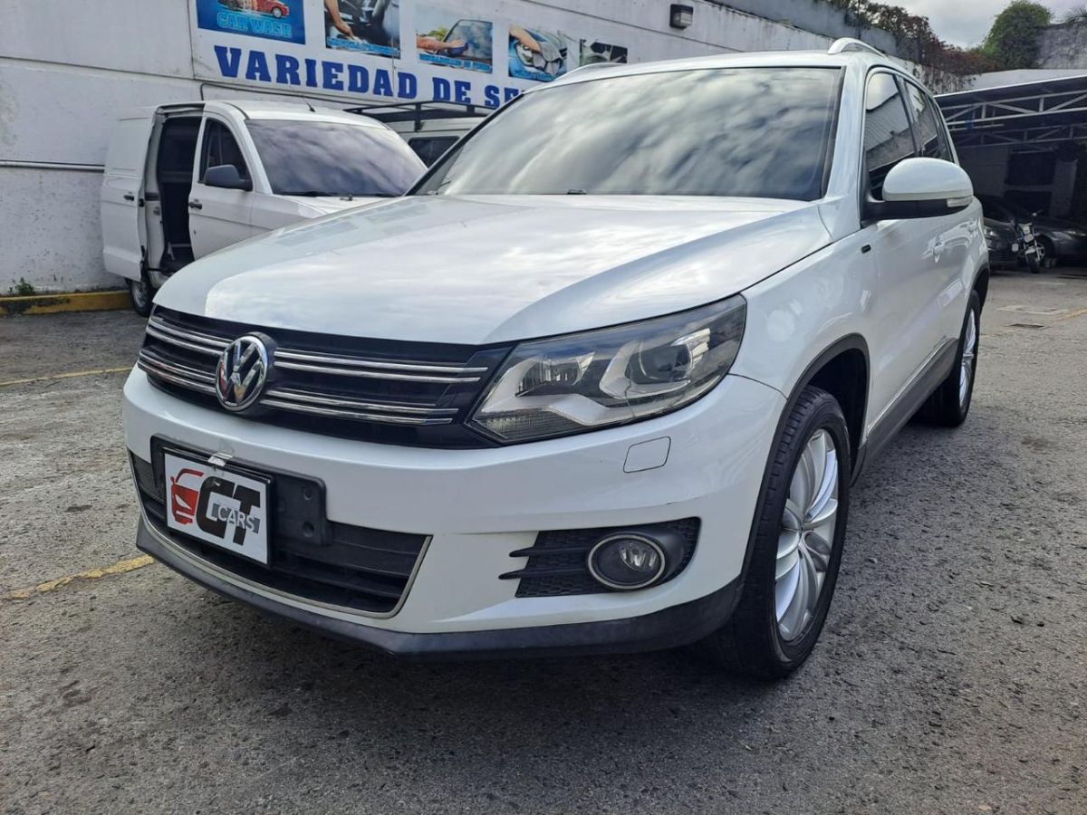 VOLKSWAGEN TIGUAN - 2016                                        