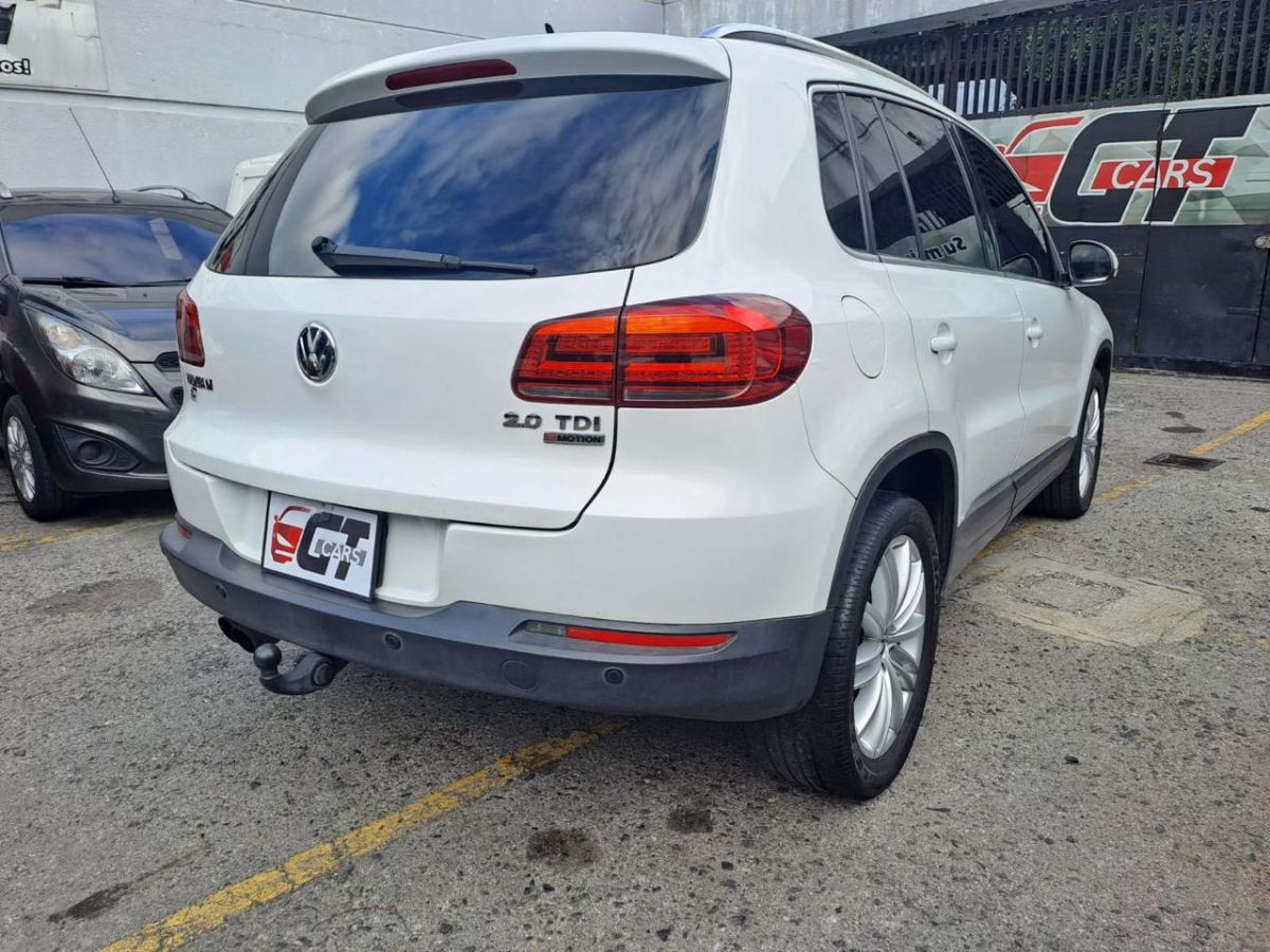 VOLKSWAGEN TIGUAN - 2016                                        