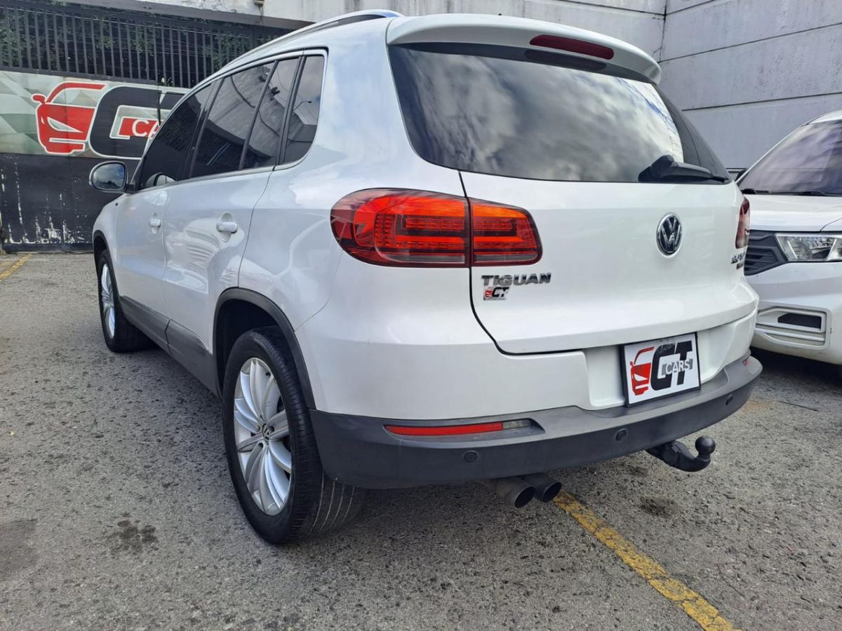 VOLKSWAGEN TIGUAN - 2016                                        