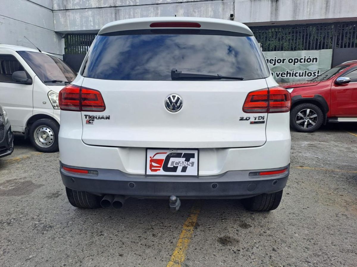VOLKSWAGEN TIGUAN - 2016                                        