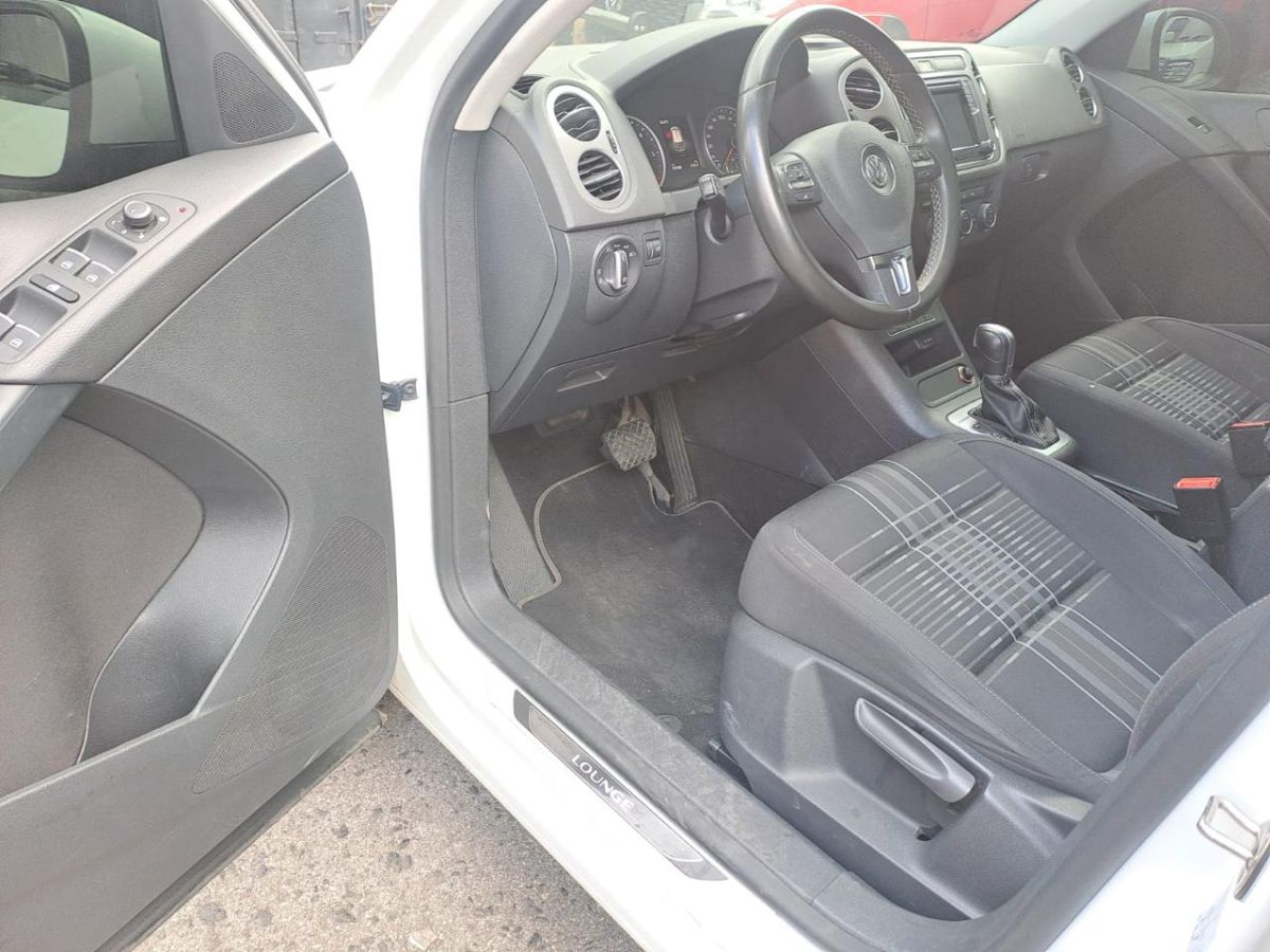 VOLKSWAGEN TIGUAN - 2016                                        