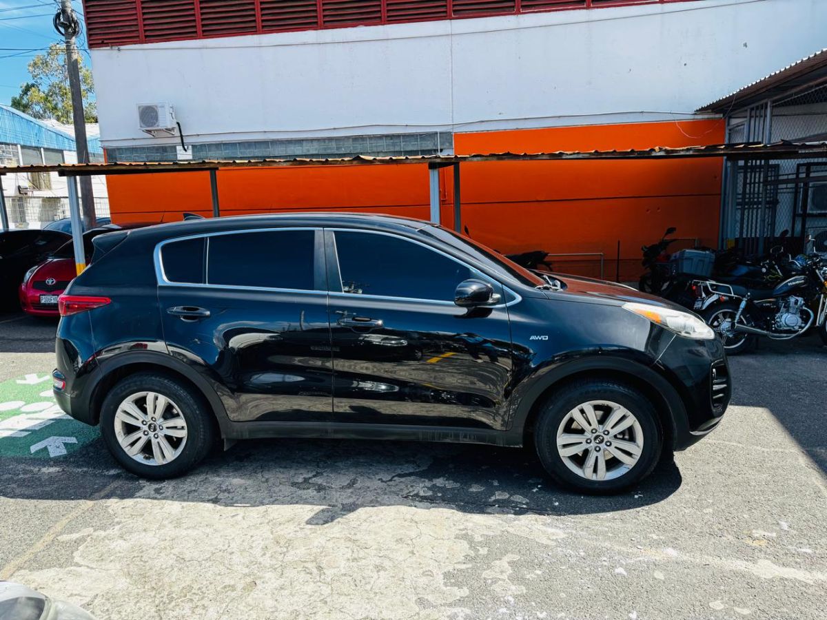 KIA SPORTAGE LX - 2018                                        