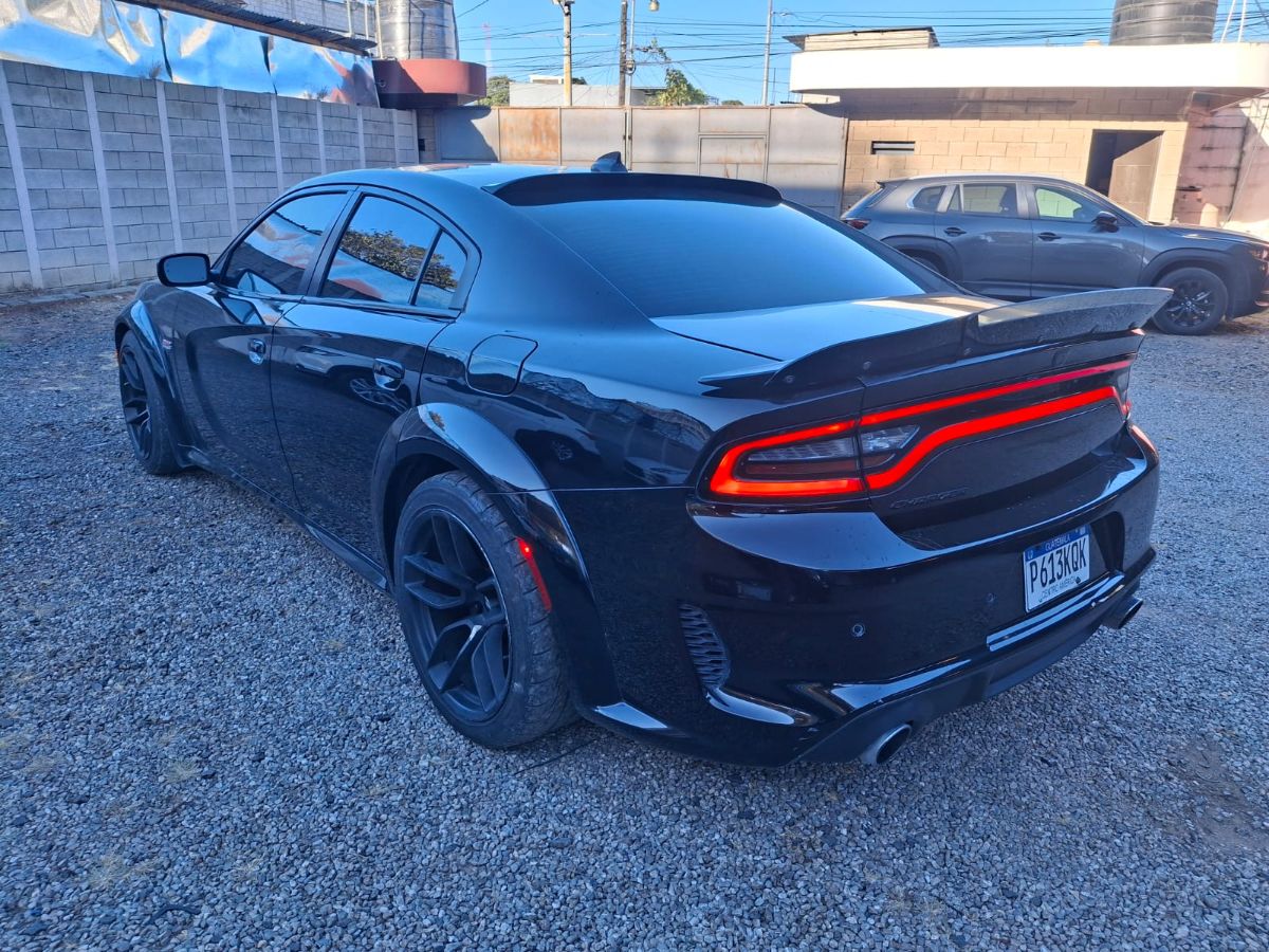 DODGE CHARGER SRT - 2021                                        