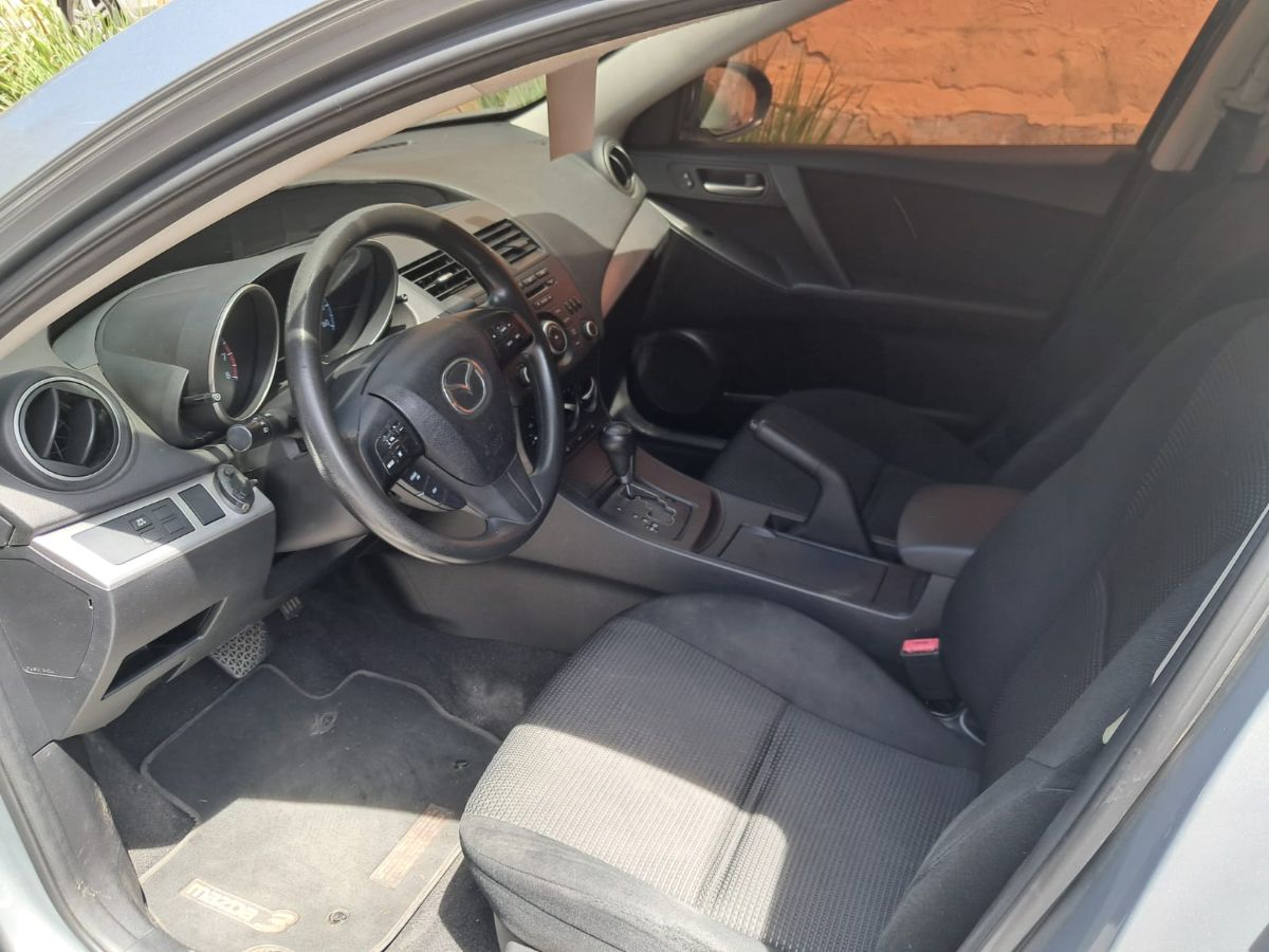MAZDA 3 - 2013                                        