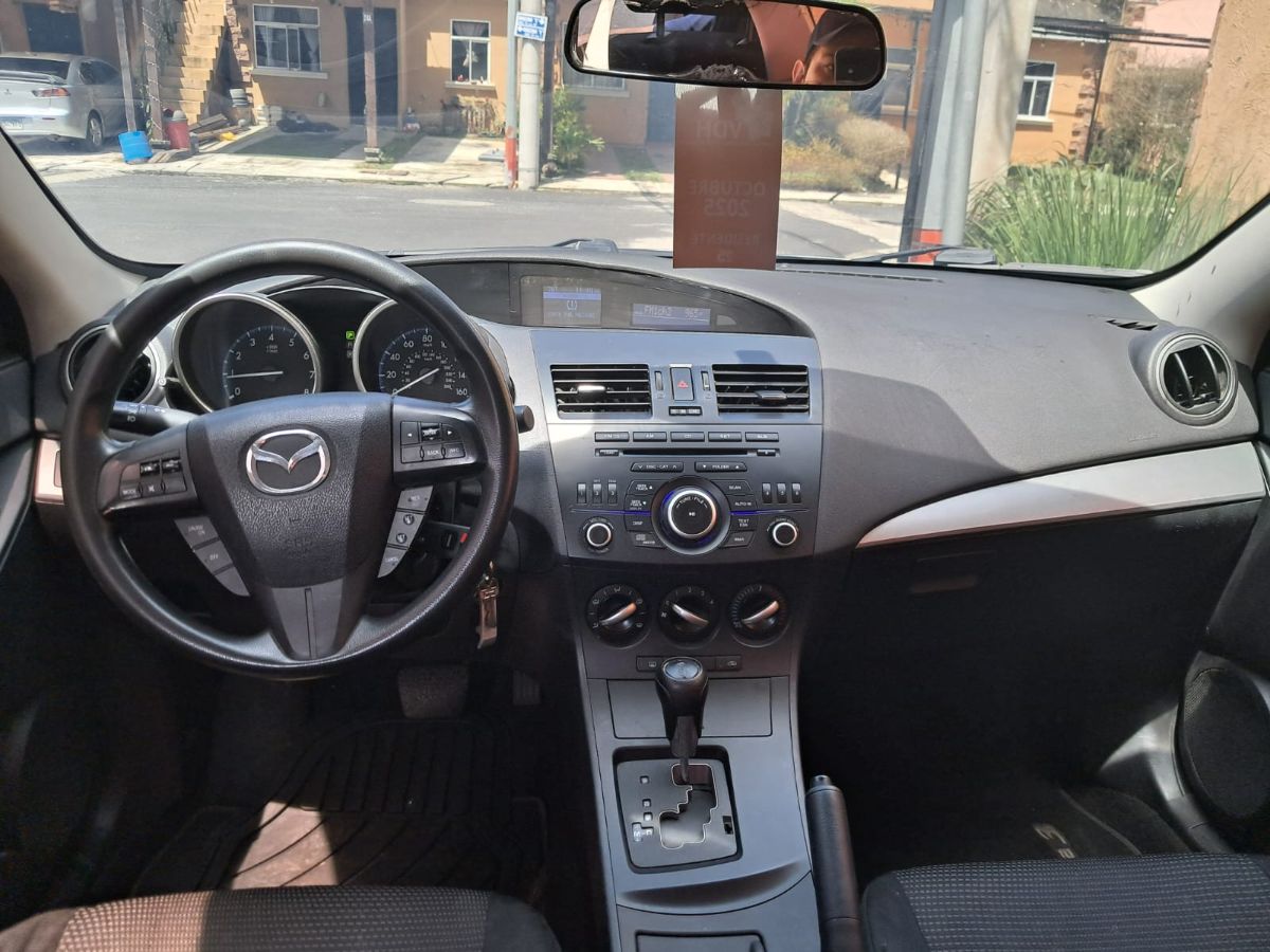 MAZDA 3 - 2013                                        