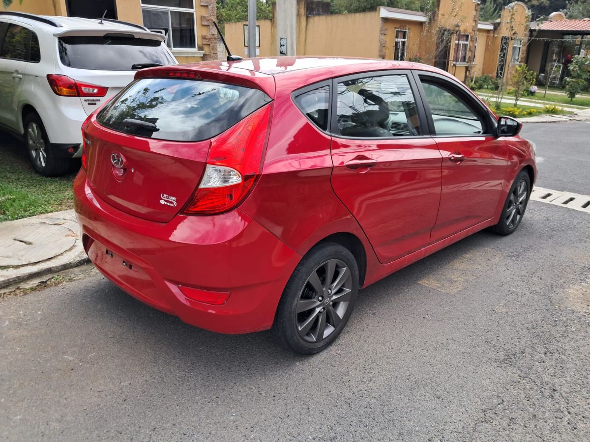HYUNDAI ACCENT - 2015                                        