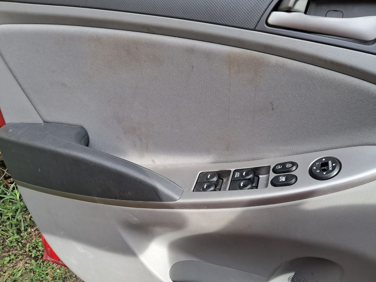 HYUNDAI ACCENT - 2015                                        