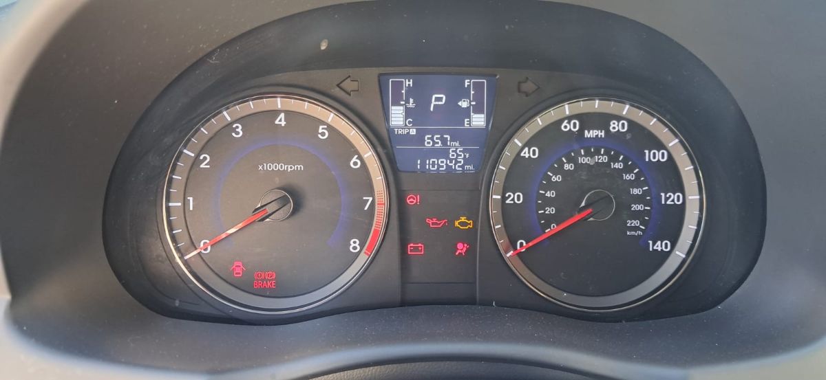 HYUNDAI ACCENT - 2015                                        