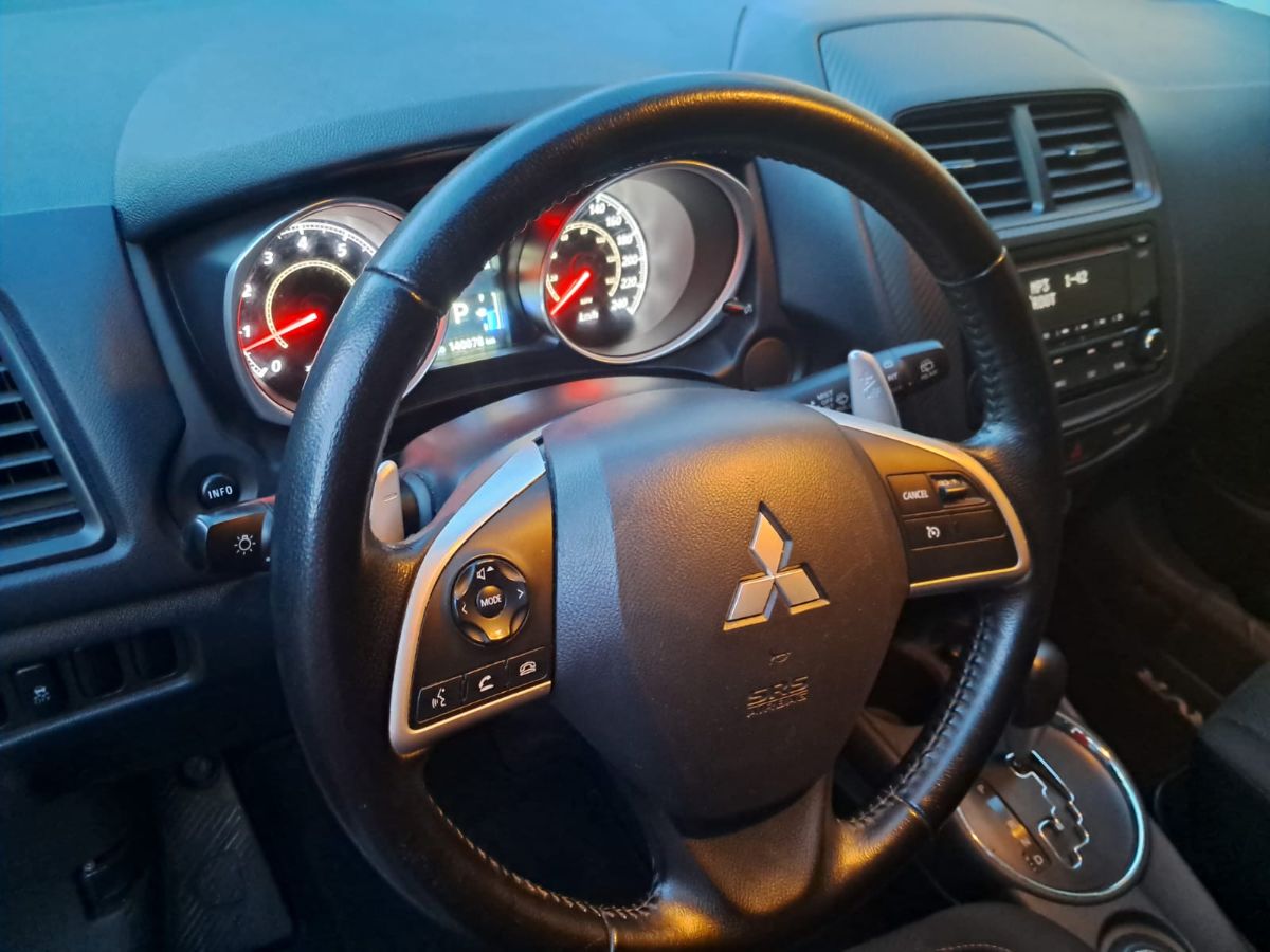 MITSUBISHI OUTLANDER SPORT - 2015                                        