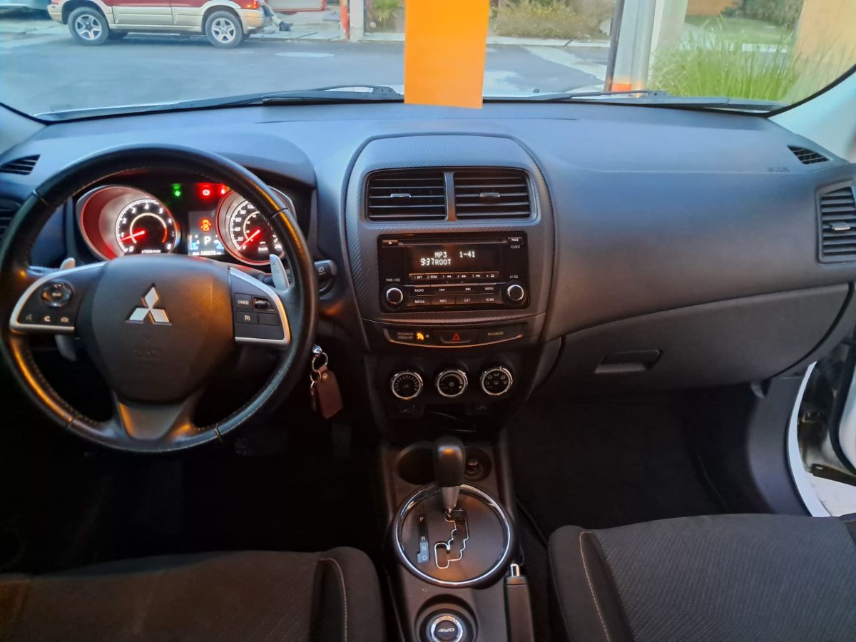 MITSUBISHI OUTLANDER SPORT - 2015                                        