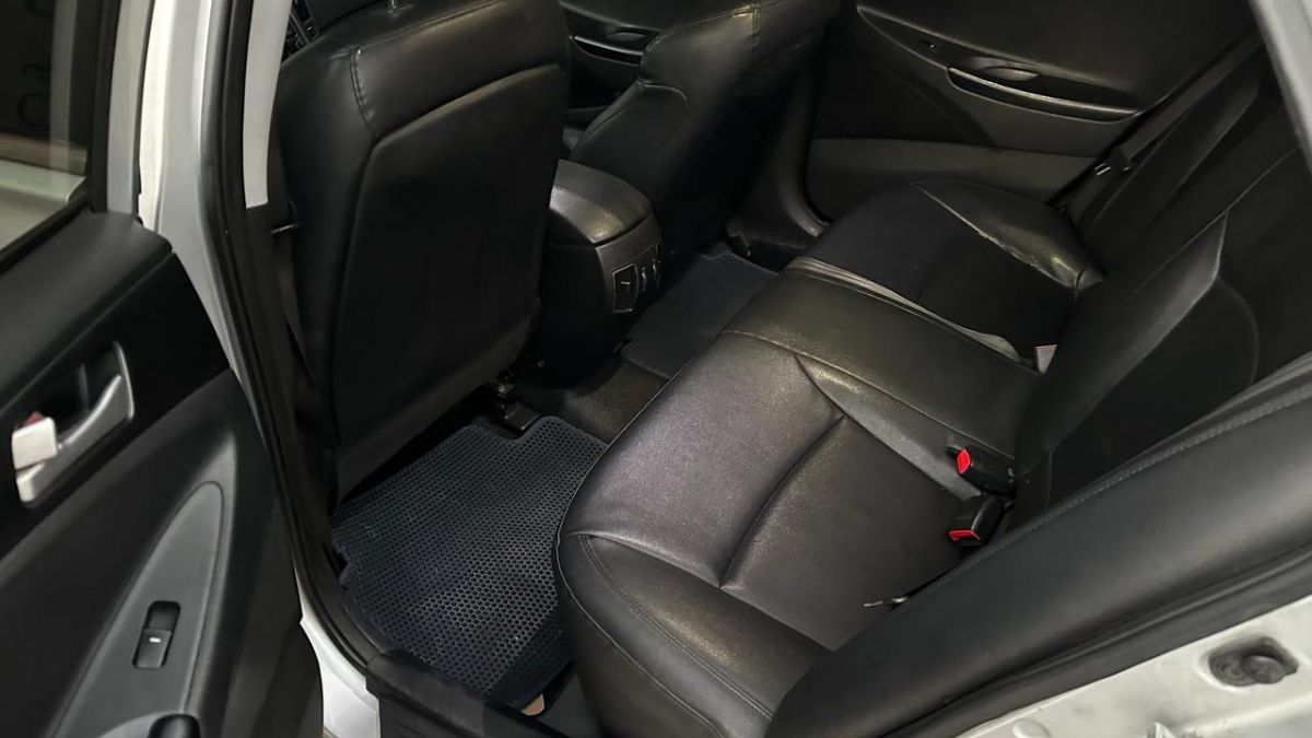 HYUNDAI SONATA - 2012                                        