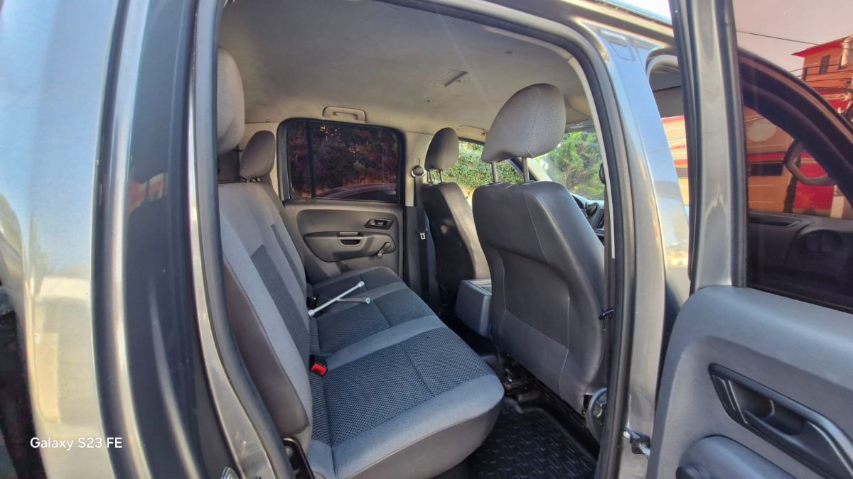 VOLKSWAGEN  AMAROK - 2011                                        