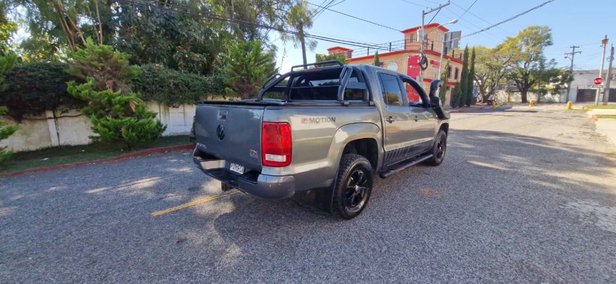 VOLKSWAGEN  AMAROK - 2011                                        