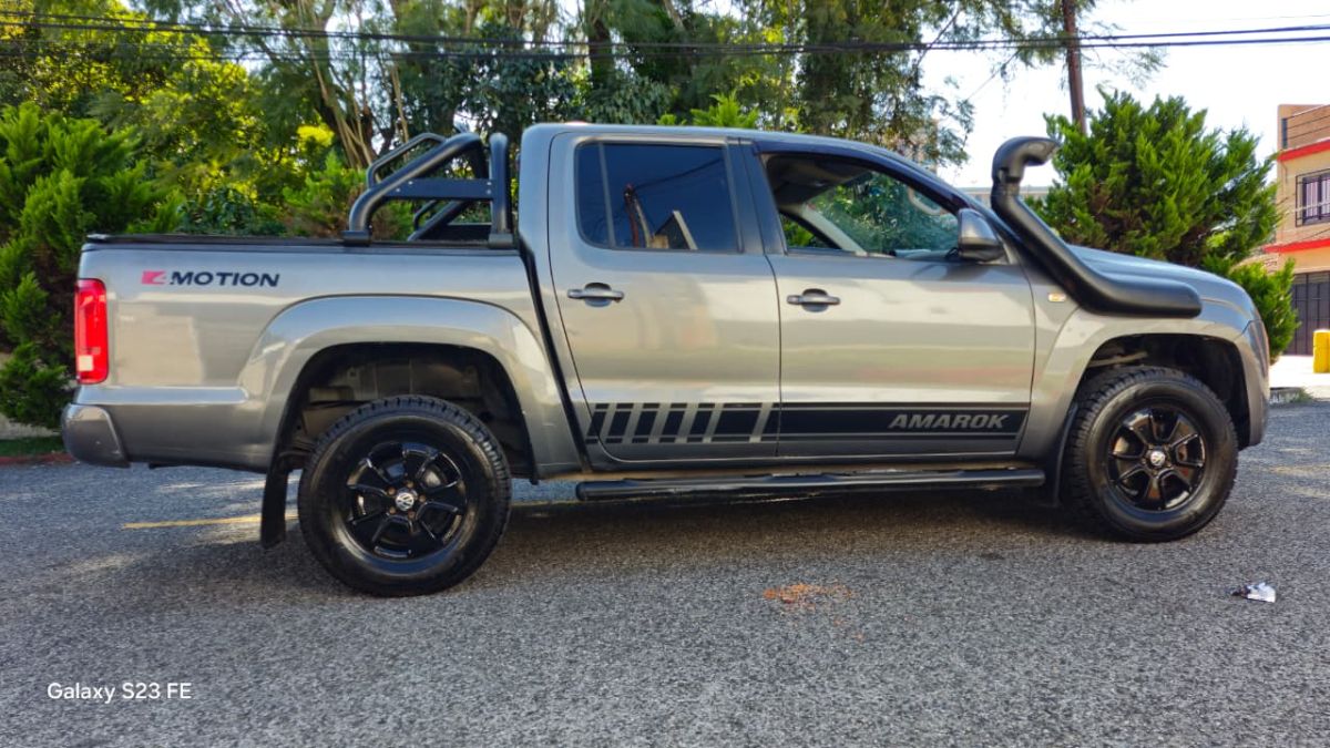 VOLKSWAGEN  AMAROK - 2011                                        