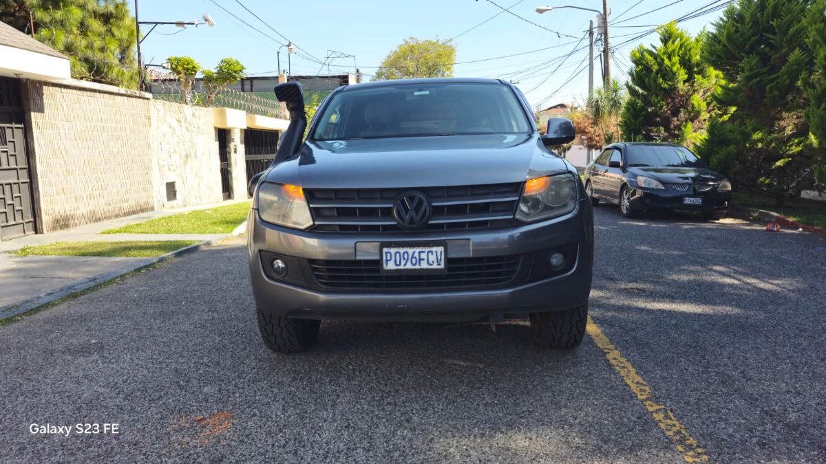 VOLKSWAGEN  AMAROK - 2011                                        