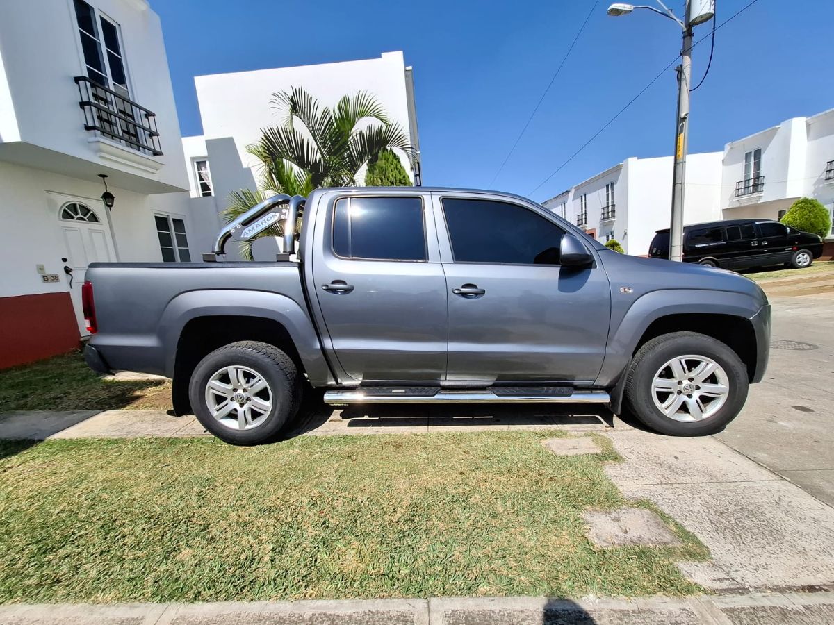 VOLKSWAGEN  AMAROK - 2017                                        