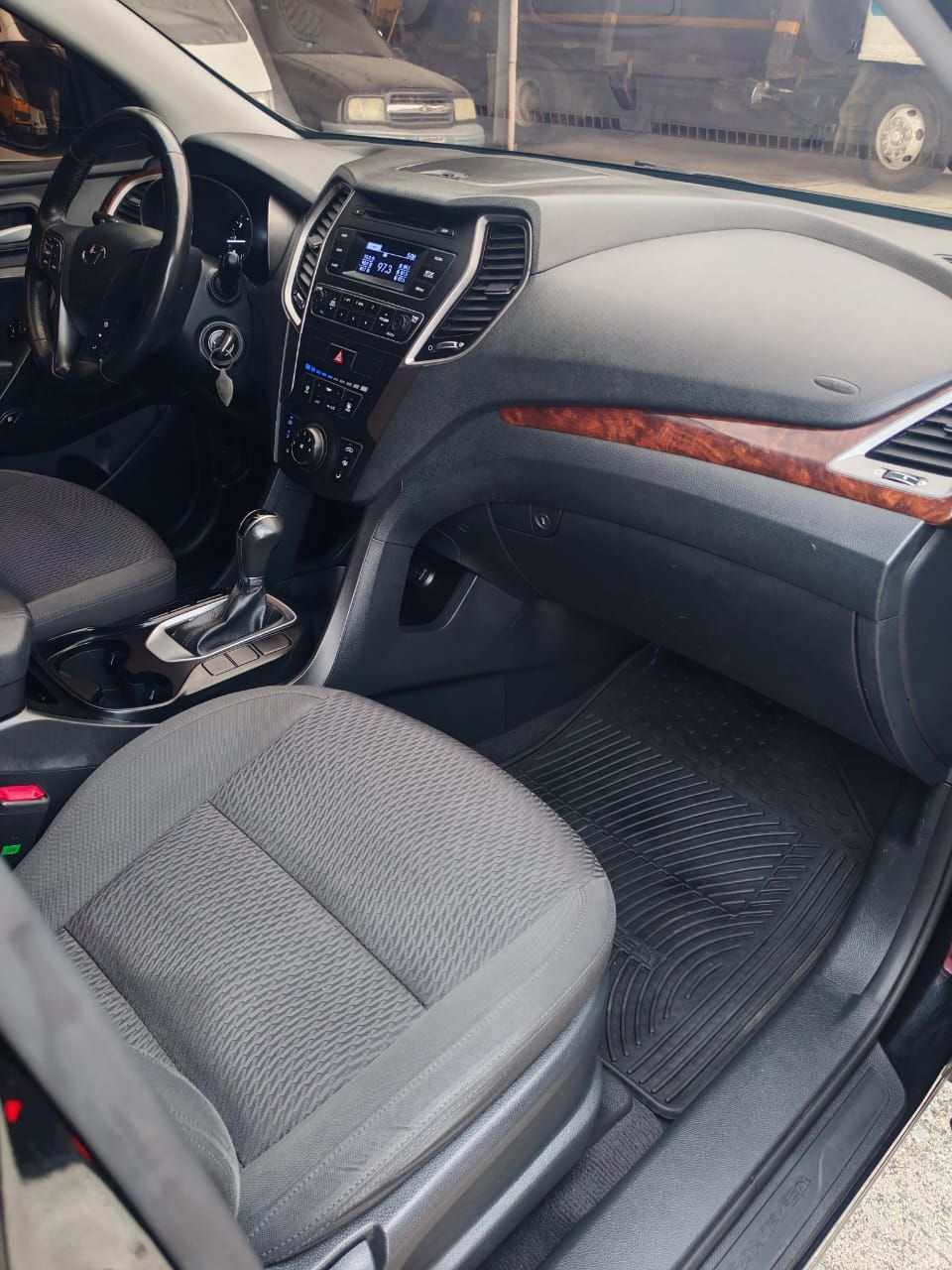 HYUNDAI SANTA FE - 2018                                        