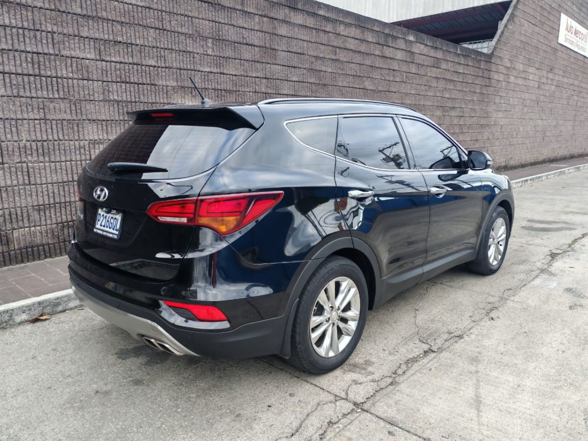 HYUNDAI SANTA FE - 2018                                        