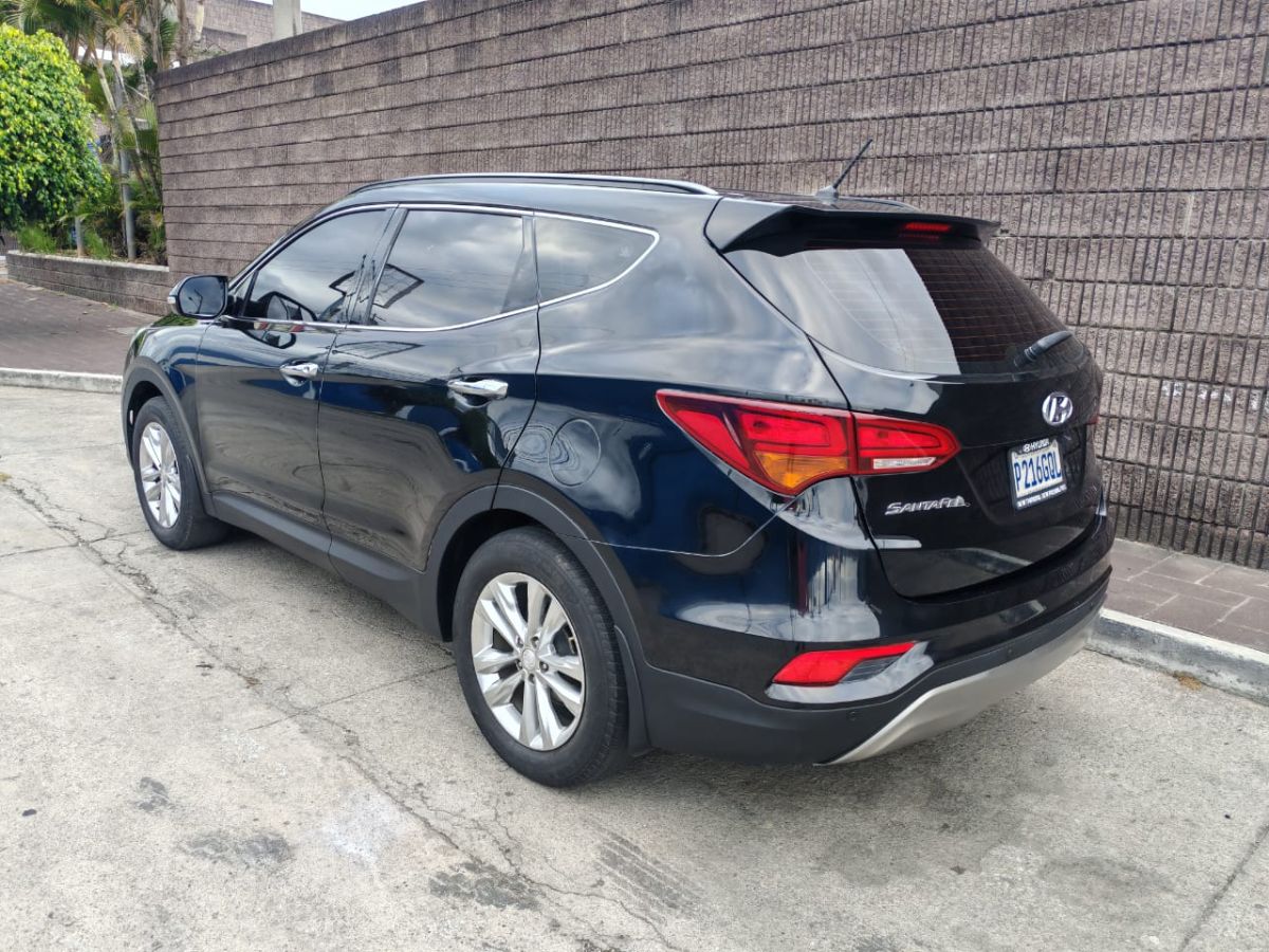 HYUNDAI SANTA FE - 2018                                        