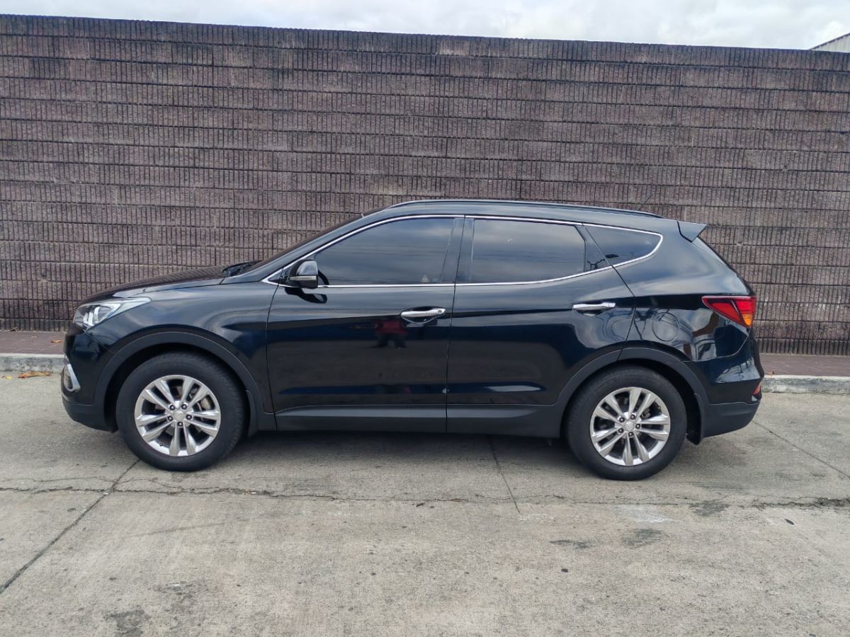 HYUNDAI SANTA FE - 2018                                        