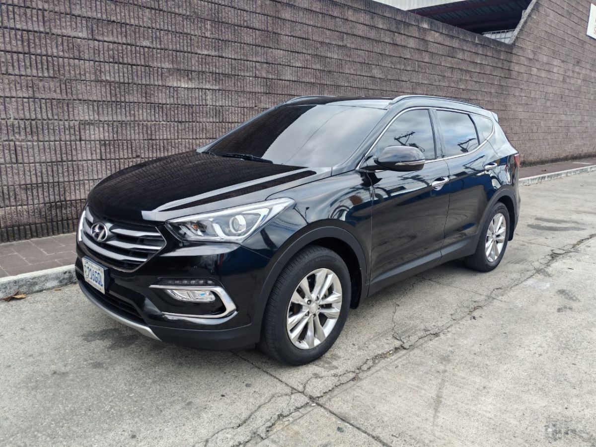 HYUNDAI SANTA FE - 2018                                        